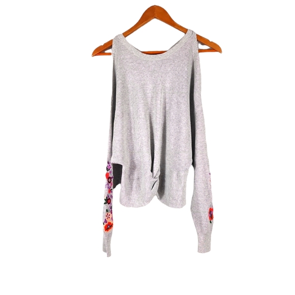 EXPRESS Coldshoulder Embroidered Knit Swester Size XS Relaxed Fit. - Picture 2 of 8